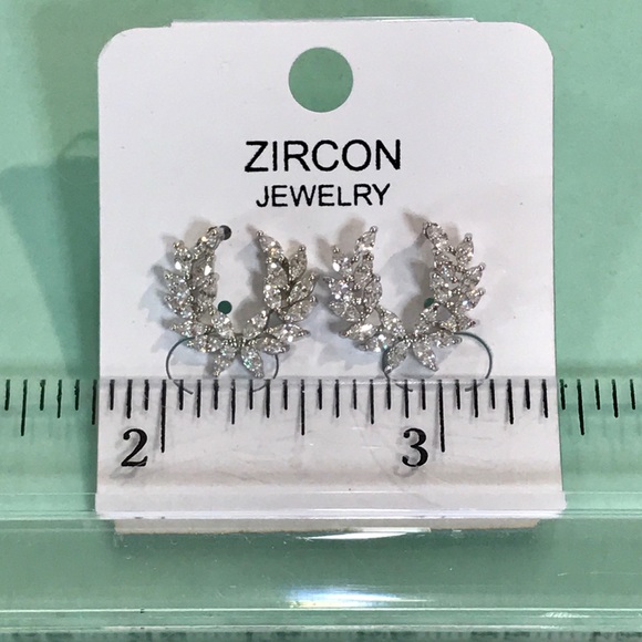 NEW!💎💙💎BEAUTIFUL WREATH CZ ZIRCON EARRINGS LOVE - Picture 7 of 8